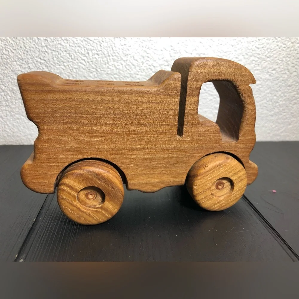 Handmade vintage wooden truck, 5